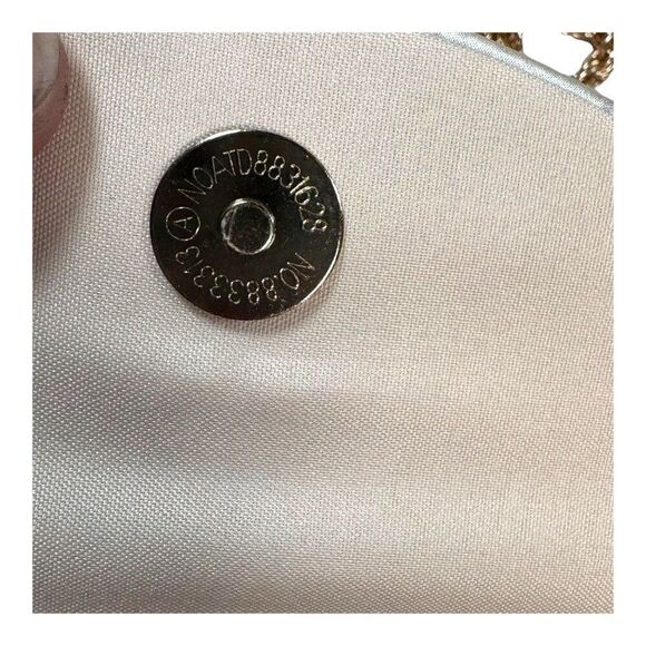 Traska Silk Floral Embroidered Clutch Purse Gold Chain Strap Satin Finish VTG - Picture 14 of 14